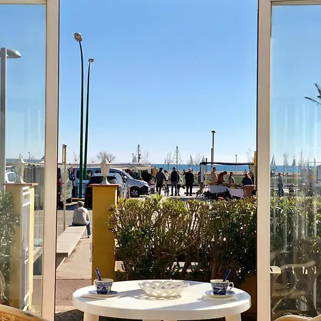 Amb Jardi A La Platja D'empuriabrava